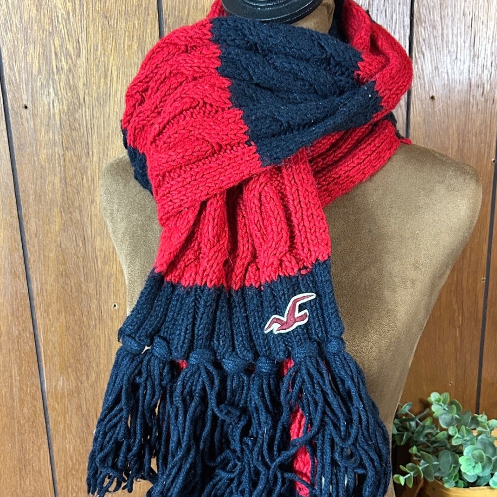 Hollister Rugby Red Black Cable Knit Fringe Scarf Cozy Winter Warm Acrylic Blend